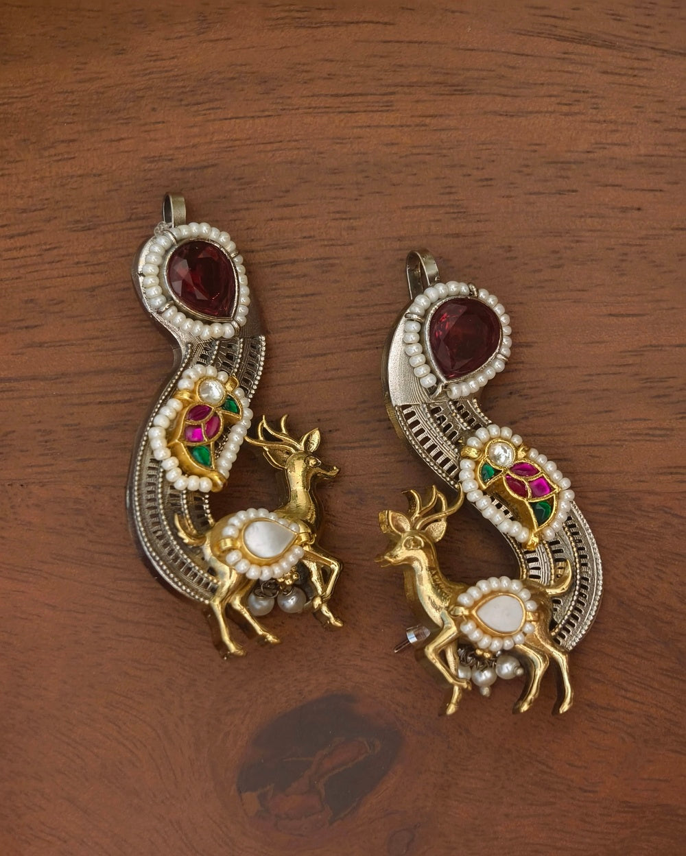 Hiran MOP Kundan Earcuff