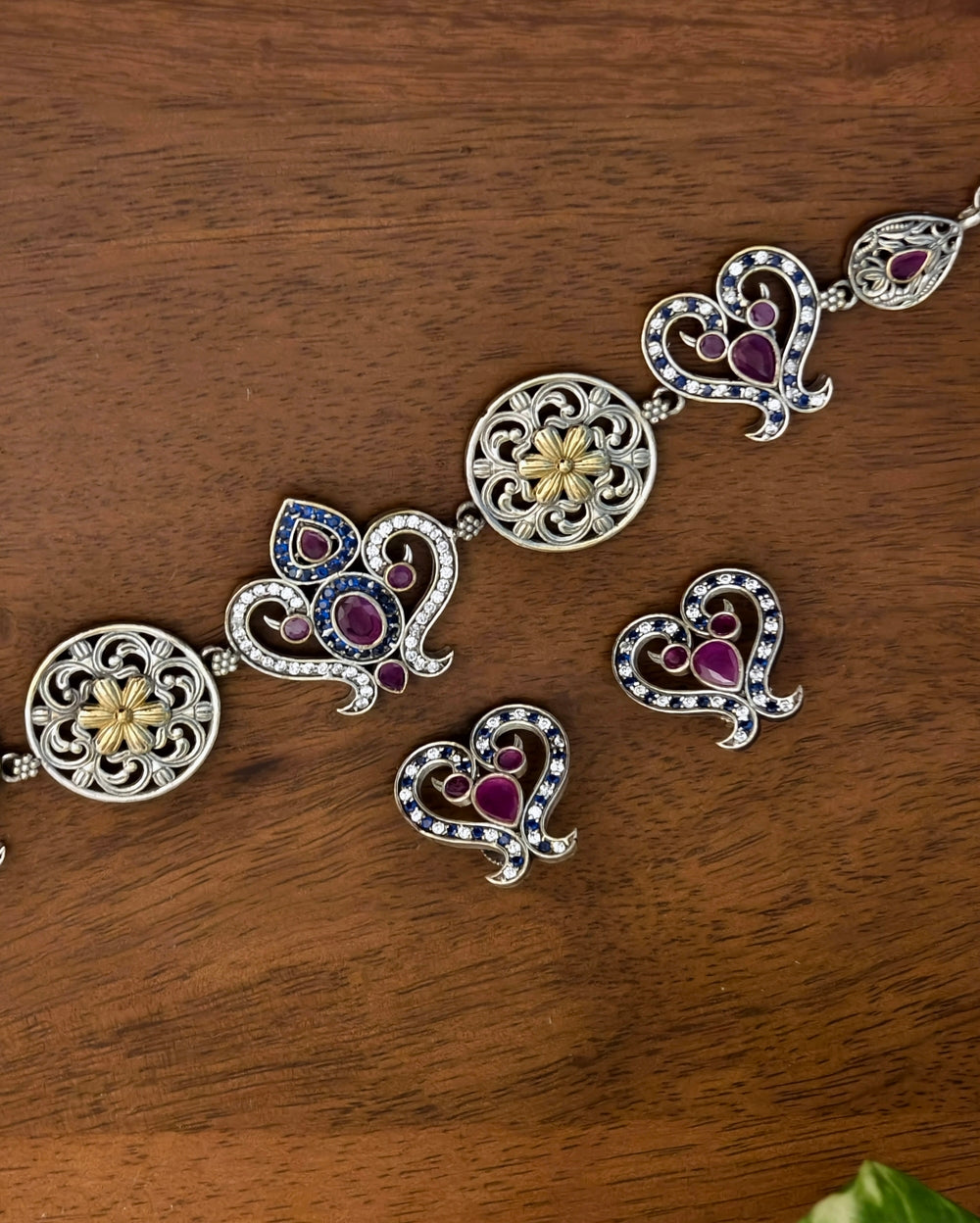 Vrinda Choker