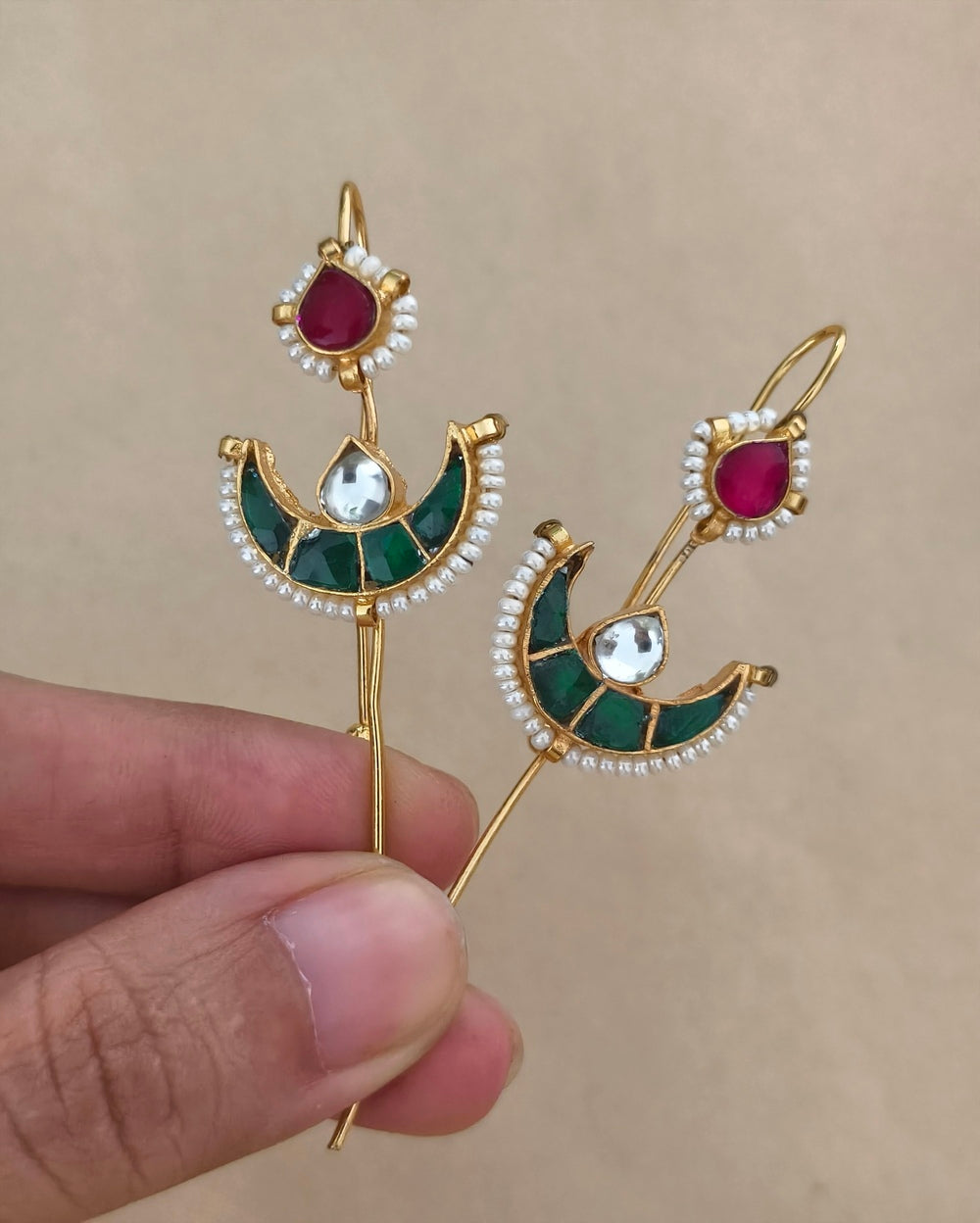 Brinda Needle Earcuff