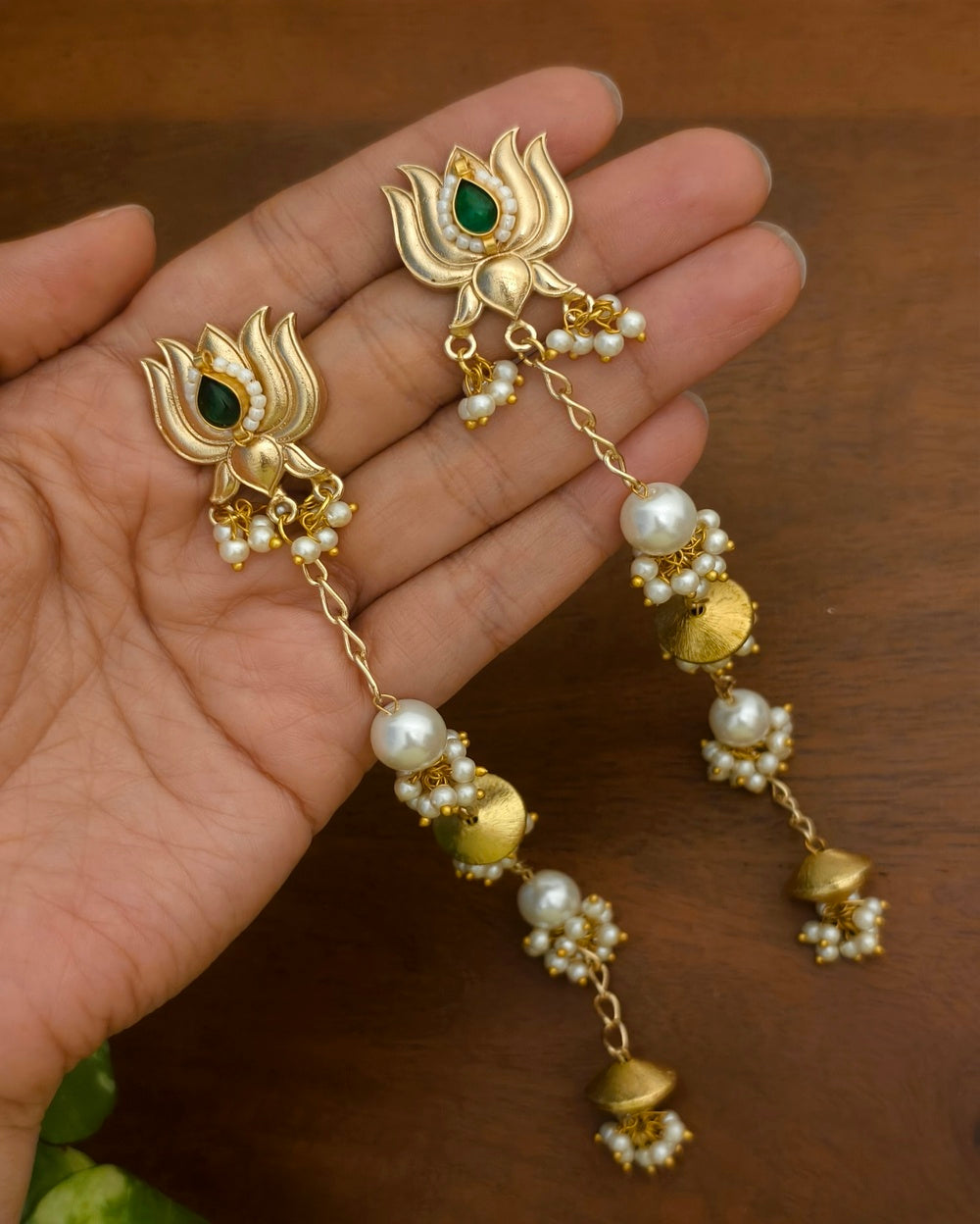 Lotus Pearl Dangler
