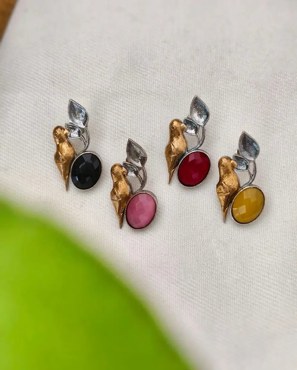 Pakhi Dual tone Studs