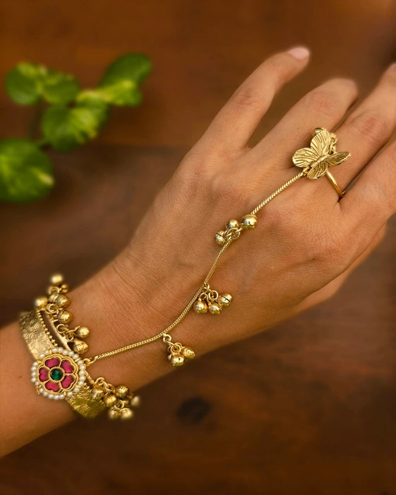 Titli Ghungru Hathphool