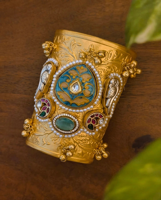 Siara Handmade Golden Bangle
