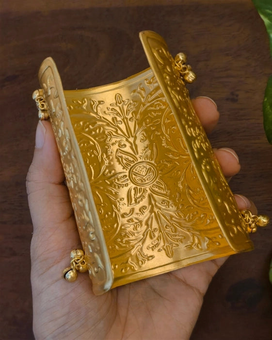 Siara Handmade Golden Bangle