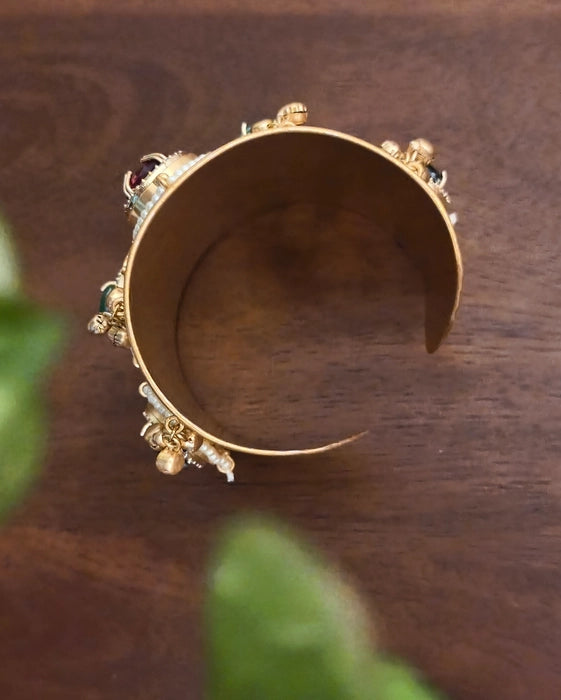 Tulsi Golden Kada