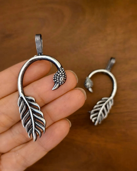 Jiya Peacock Earcuff