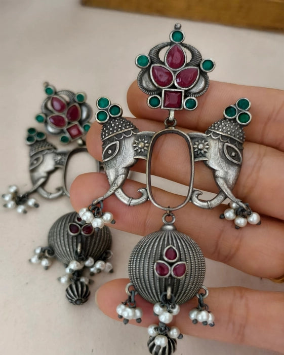 Sayesha Danglers
