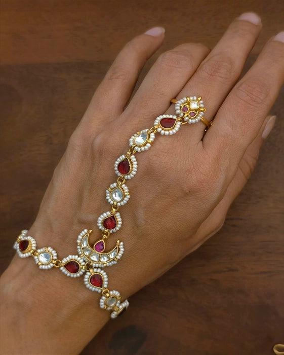 Navya Hathphool