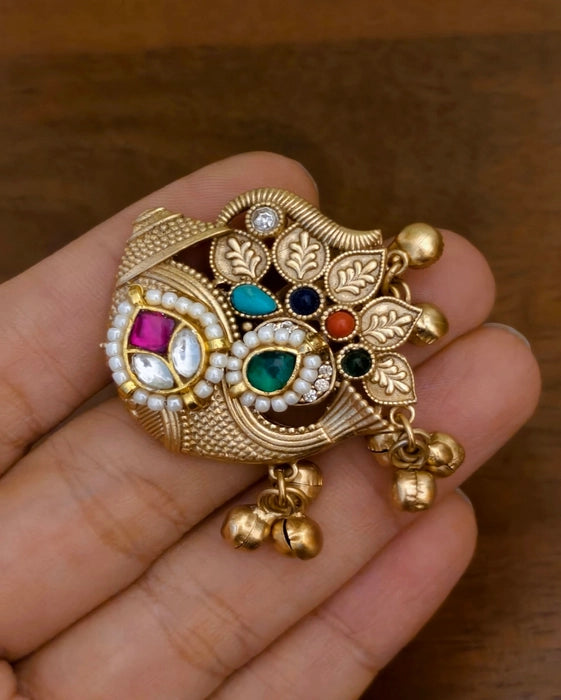 Tanishka Golden Ring