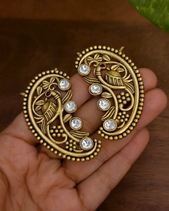 Khubsurat Golden Earcuff