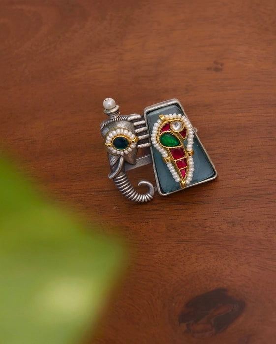 Riyanshika Kundan Ring