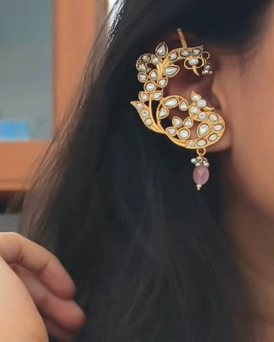 Navya Golden Earcuff