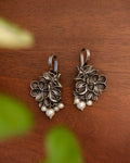 Taniya Bugadi Pearl Earcuff