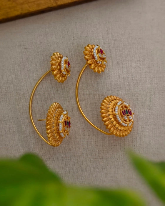 Chandrakanta Golden Earcuff