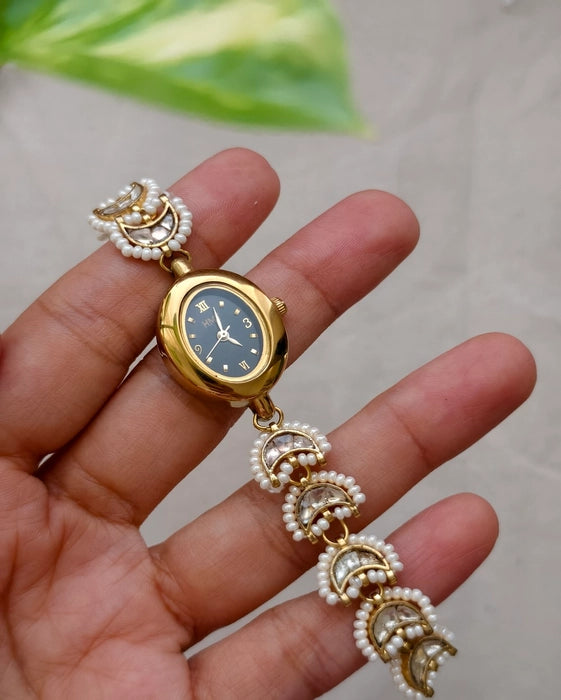 Myra Golden Watch