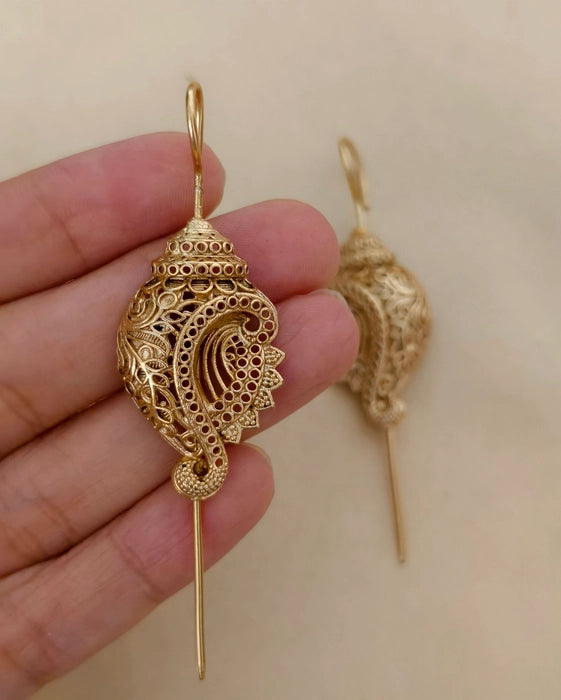 Shankh Golden  Earcuff