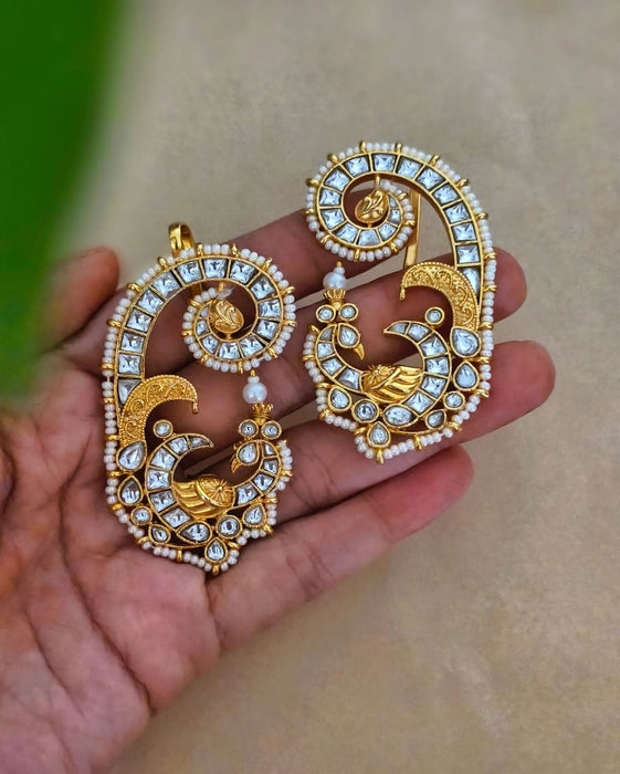 Bhavya Golden Earcuff
