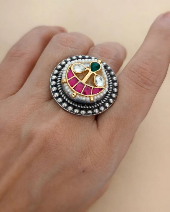 Oviya Kundan Ring