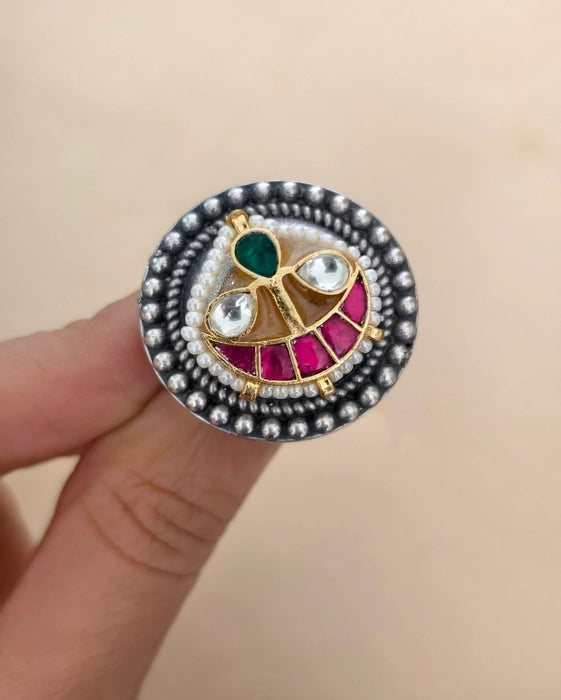 Oviya Kundan Ring