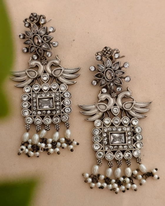 Madhuri Danglers