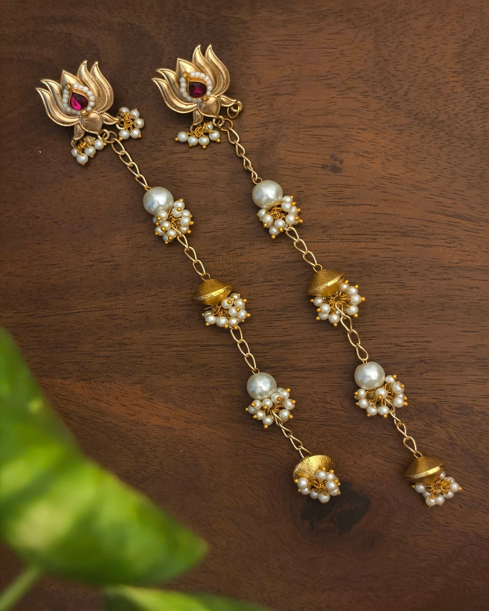 Lotus Pearl Dangler