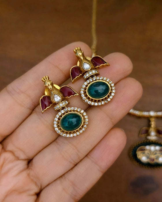Mahika Golden Hasli & Necklace