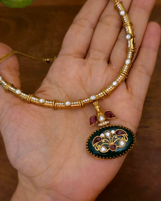 Mahika Golden Hasli & Necklace