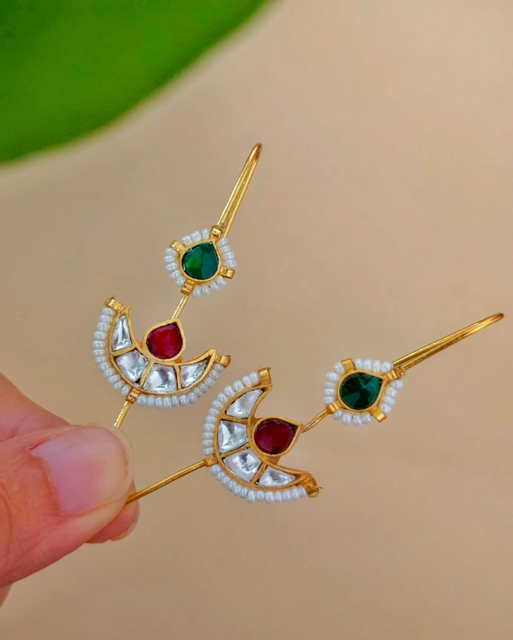 Brinda Needle Earcuff