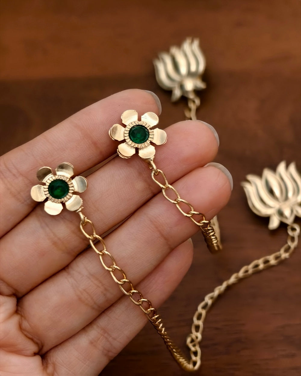 Kumud Golden Earchain