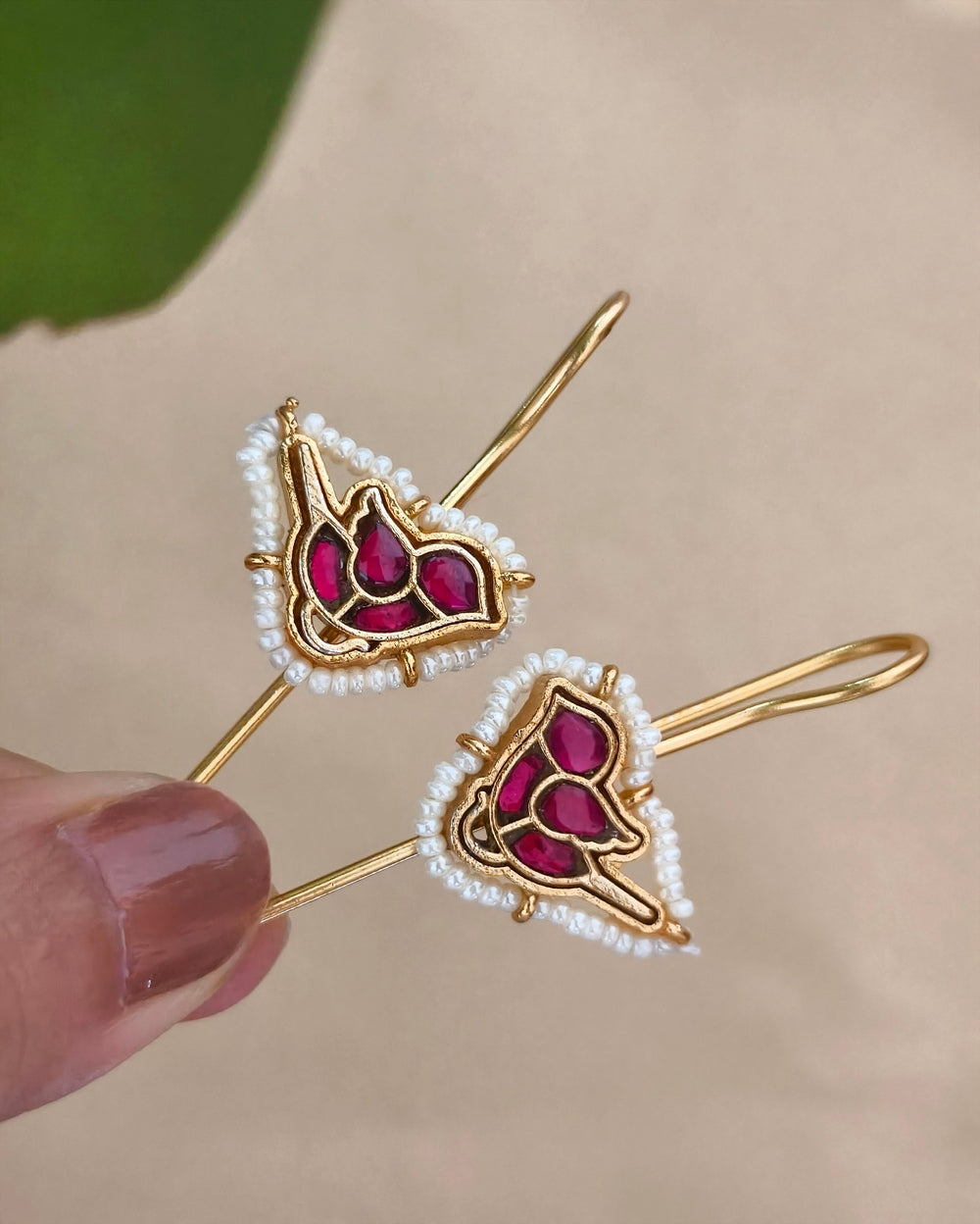 Janya Needle Earcuff