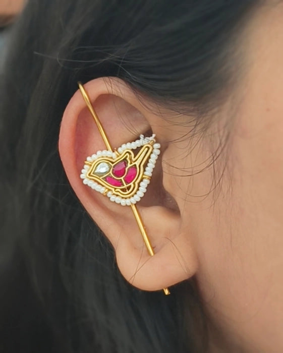 Janya Needle Earcuff