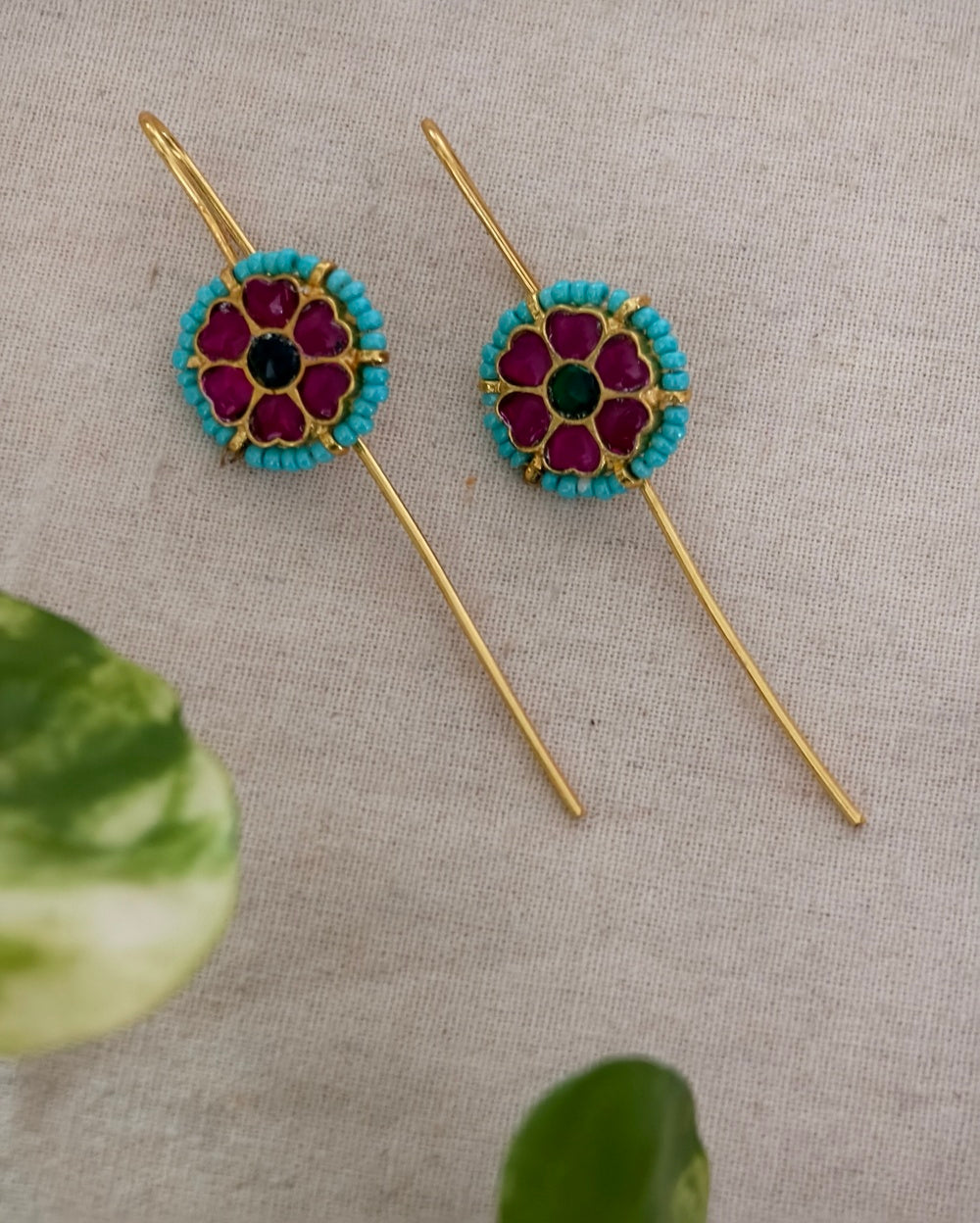 Naina Needle Earcuff