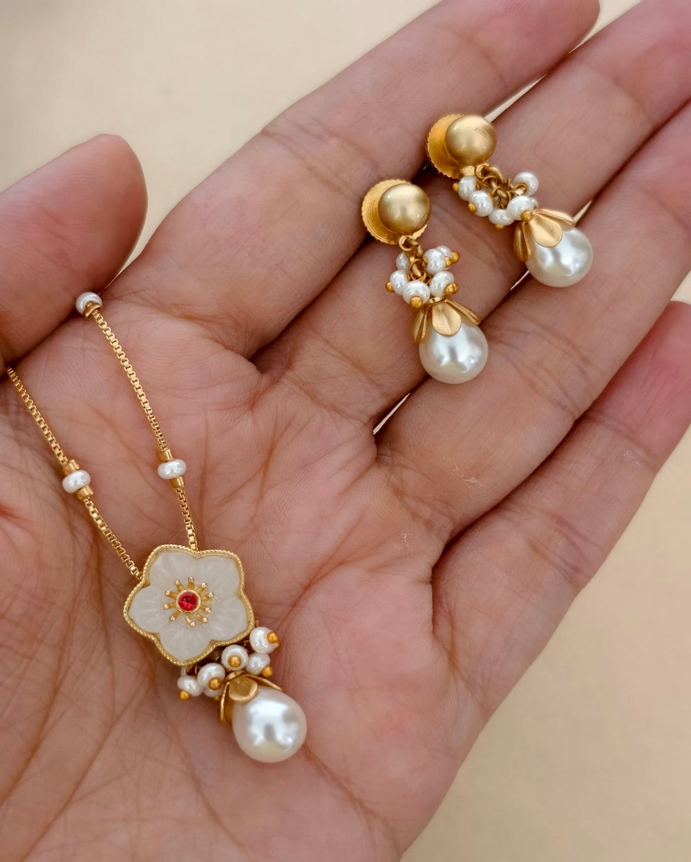 Anna Golden Necklace