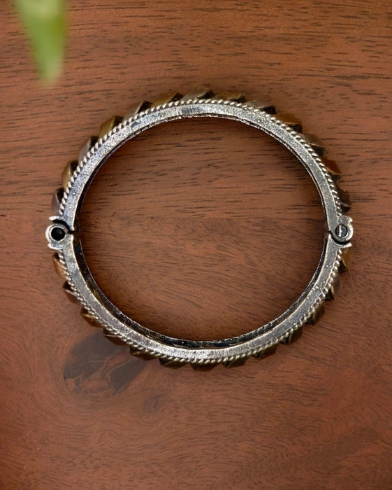 Manvi Dualtone Bangle
