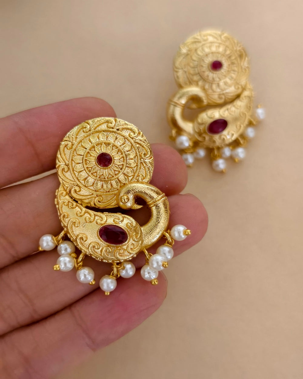Devanshi Golden Earring