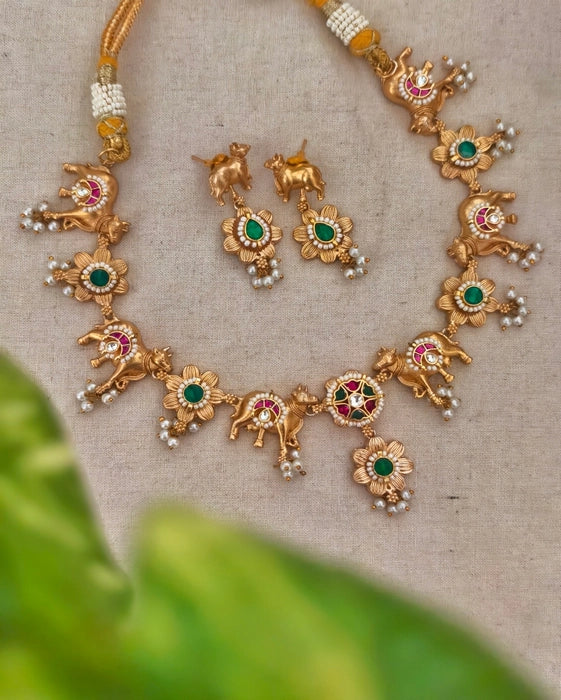 Sunehri Nandi Golden Necklace