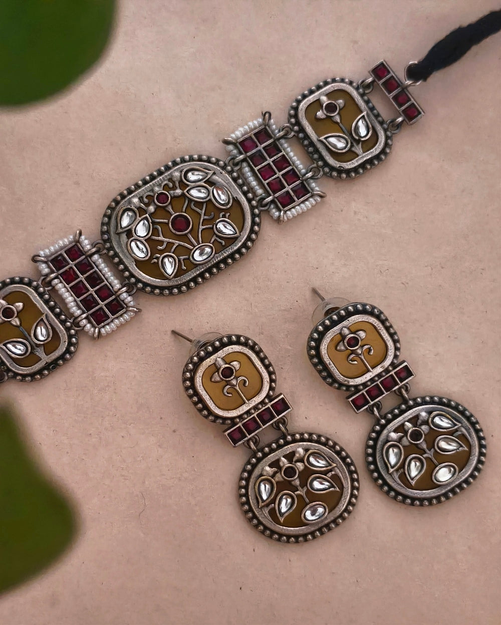 Doli Choker