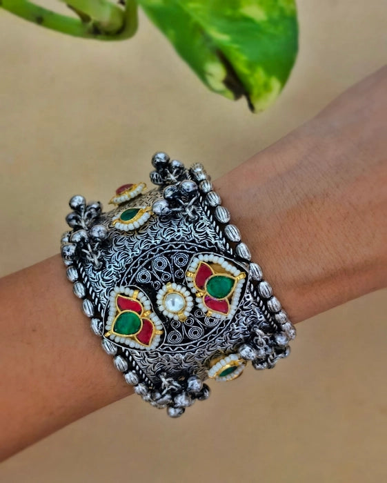 Priyaa Bangle
