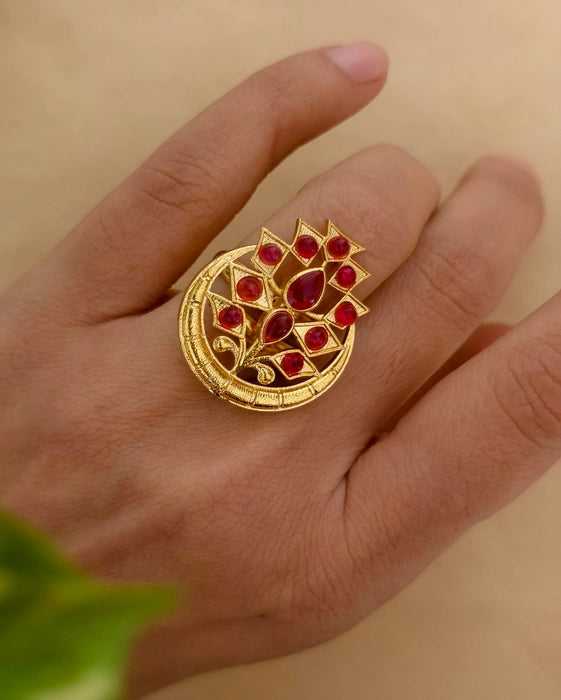 Manvi Golden Ring
