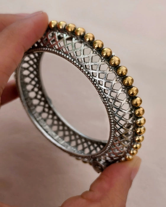 Prachi Dual tone
