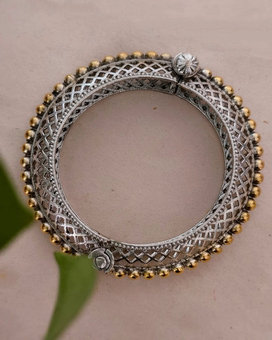 Prachi Dual tone