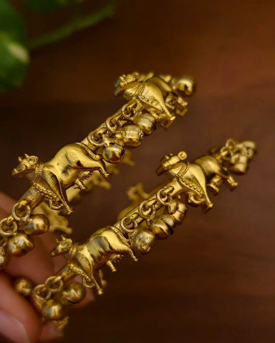 Nandi Golden Ghungroo Bangle