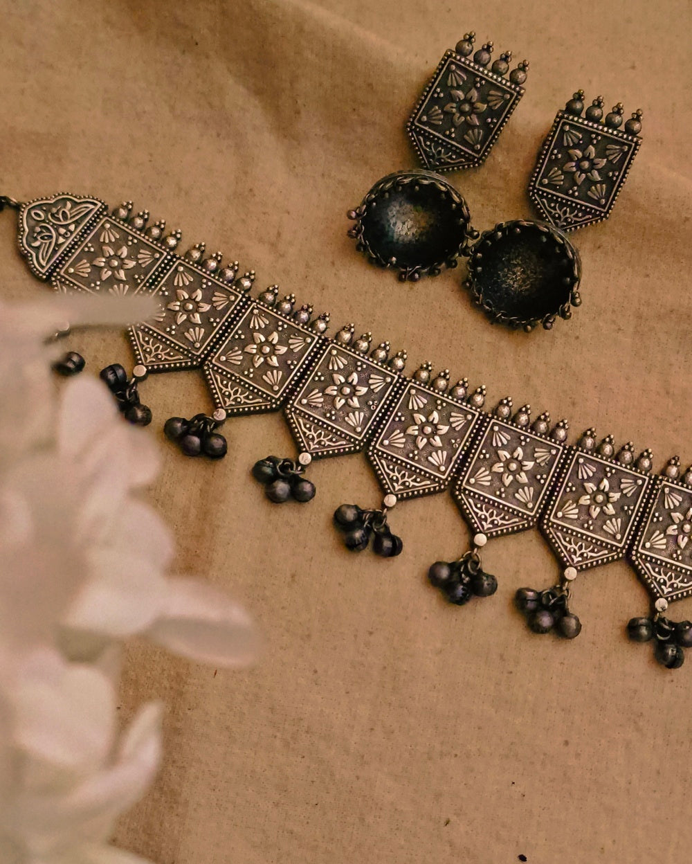 Lopa Choker