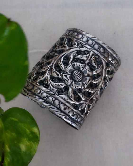Nafisa Bangle