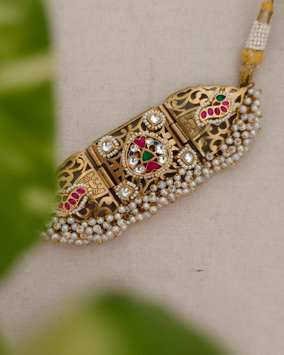Yuvika Golden Choker