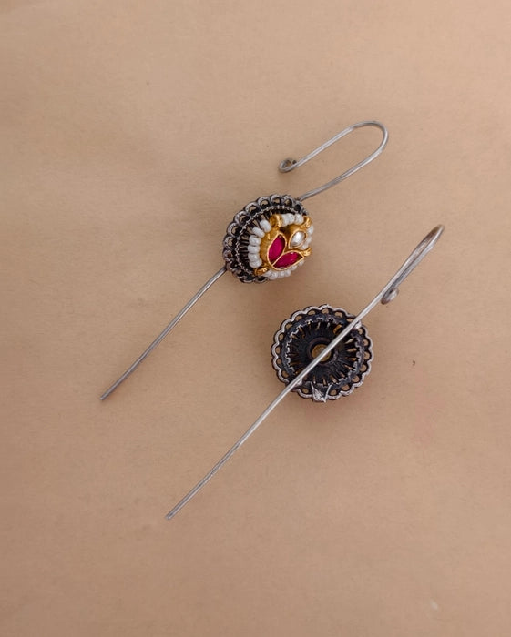 Hiral Needle Earcuff