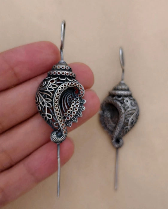 Shaankh Needle Earcuff