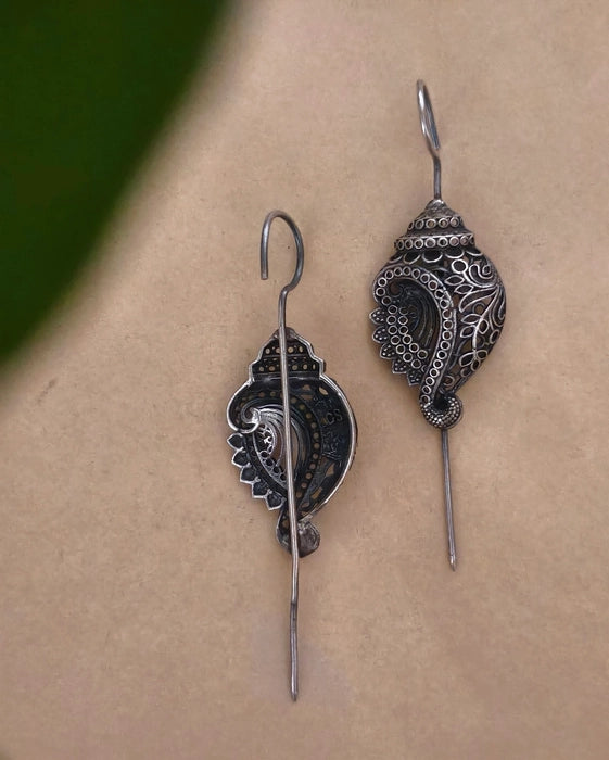 Shaankh Needle Earcuff