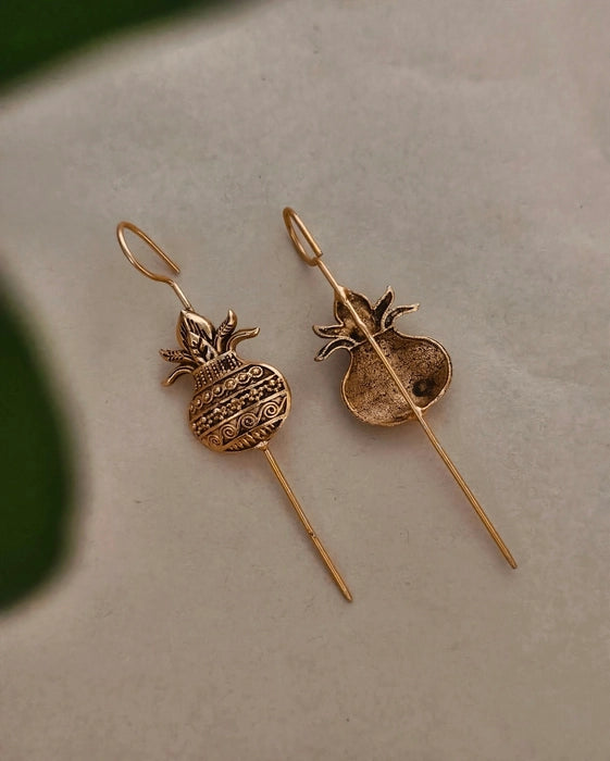 Charita Needle Earcuff