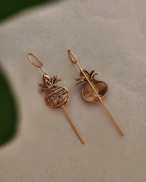 Charita Needle Earcuff